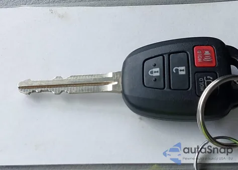 2018 Toyota Highlander Le Plus из США, поврежденный, VIN 5TDBZRFH0JS842495